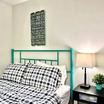 Private Room With Shared Bathroom On The 1St Floor 10 Minutes Walk To University Of Washington