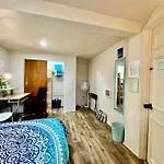 Cozy Private Room With Shared Bathroom On The 1St Floor - Conveniently Located Near Seatac Airport And Downtown