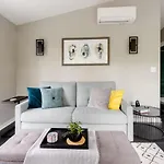 Bright One Bedroom Cottage With Garage In Fremont Neighborhood
