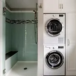 Bright One Bedroom Cottage With Garage In Fremont Neighborhood
