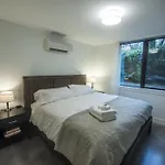 2 Bedroom Getaway Near Downtown