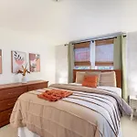 Work And Explore Seattle, Wifi, Ac, Near Light Rail