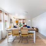 Work And Explore Seattle, Wifi, Ac, Near Light Rail