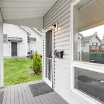 1 Mi To Light Rail Cozy And Convenient Seattle Home