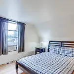 1 Mi To Light Rail Cozy And Convenient Seattle Home