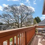 Northwest Retreat With Cedar Hot Tub