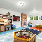 Relaxing 3Bd West Seattle Escape