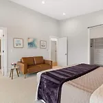 New House With Chef\'S Kitchen And Spa-Like Suite