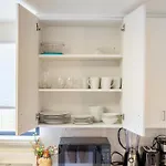 Quiet City Retreat Near Light Rail, Downtown & Stadiums!