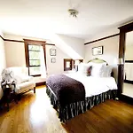 The Gatewood Bed And Breakfast