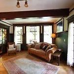 The Gatewood Bed And Breakfast