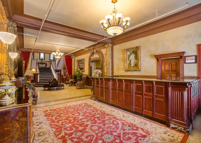 Marqueen Hotel