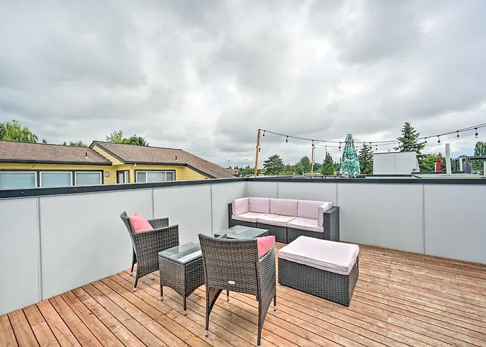 Seattle Townhome Rooftop Deck Less Than 7 Mi To Dtwn