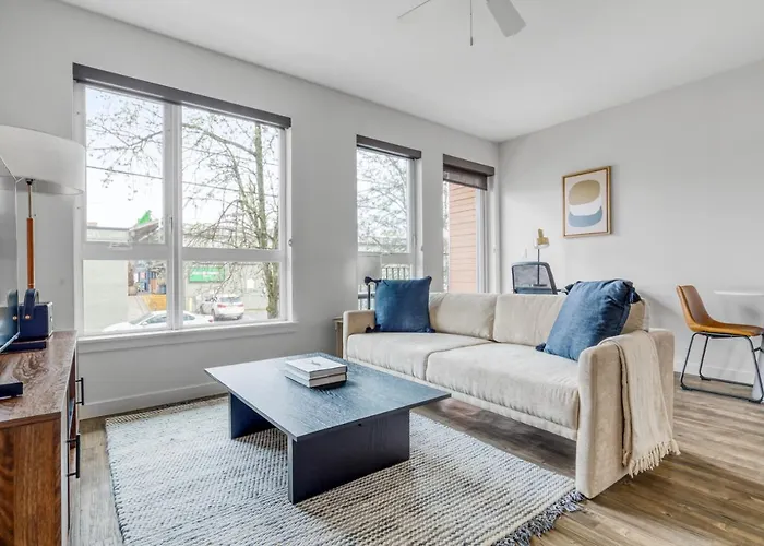 Ballard 1Br W Bbq Lounge Wd Onsite Retail Sea-324