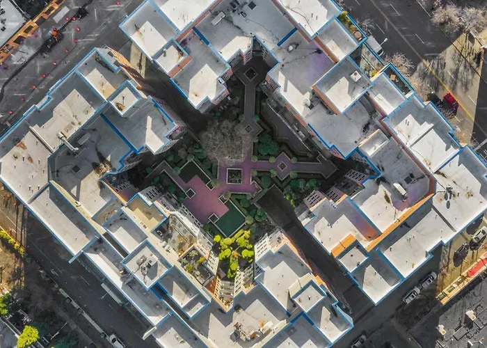 Corner Unit In The Middle Of It All - 99 Walkscore