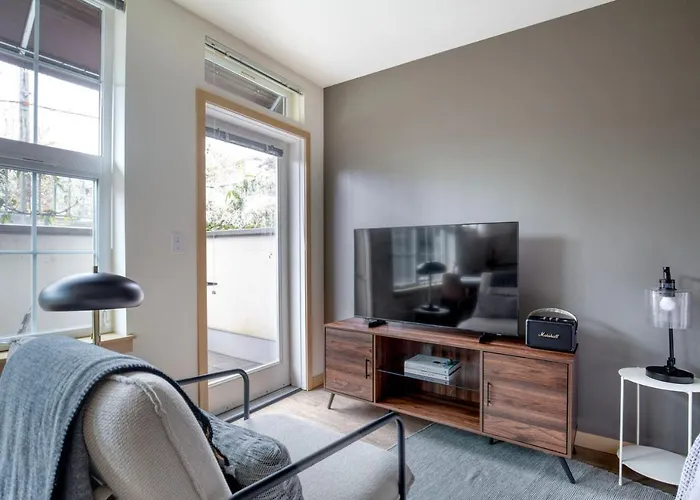 Wallingford Studio W Pets Wd Nr 99 I-5 Sea-563