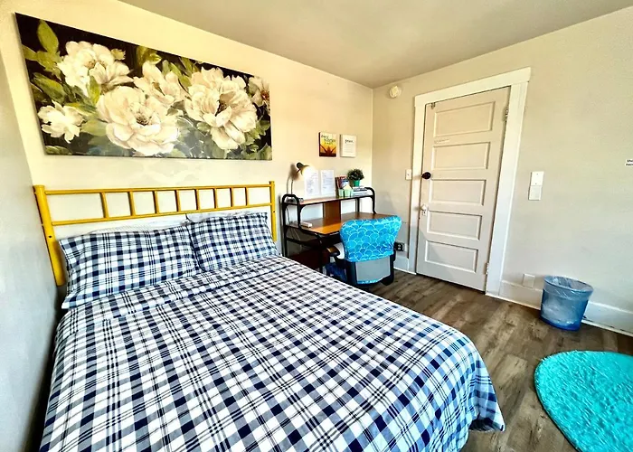 Private Room With Shared Bathrooms 10 Mins To Seatac Airport And 20 Mins To Downtown Seattle