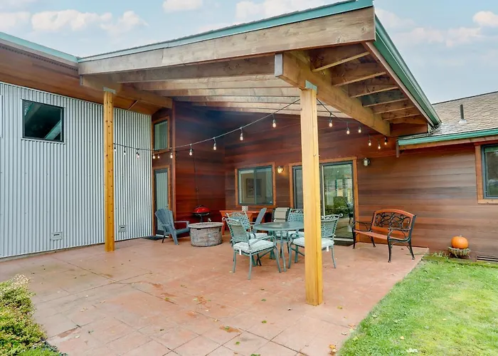 Beautiful Seattle Home With Patio About 9 Mi To Downtown