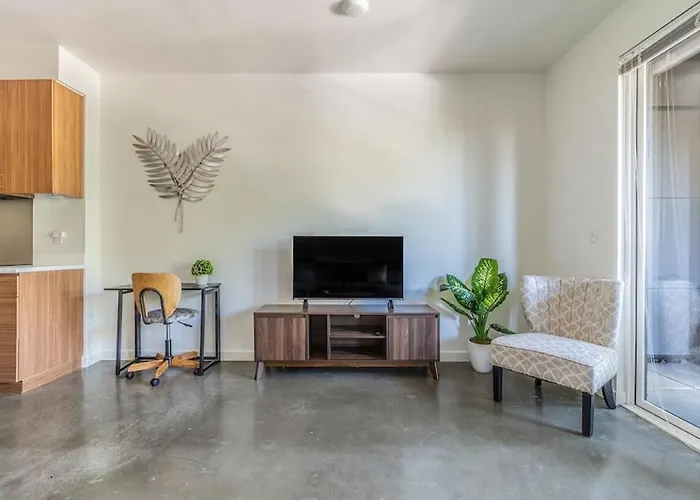 Seattle Lux 1 Bd Apartment- Rooftop, Wifi, Pet Friendly