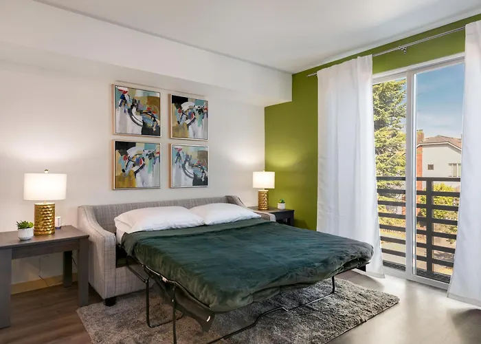 Garage Parking & Easy Access To Urban Living
