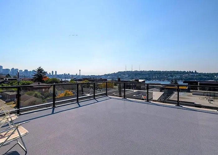 A-Seattle Urban Village- Lopez- Roof Top View Deck