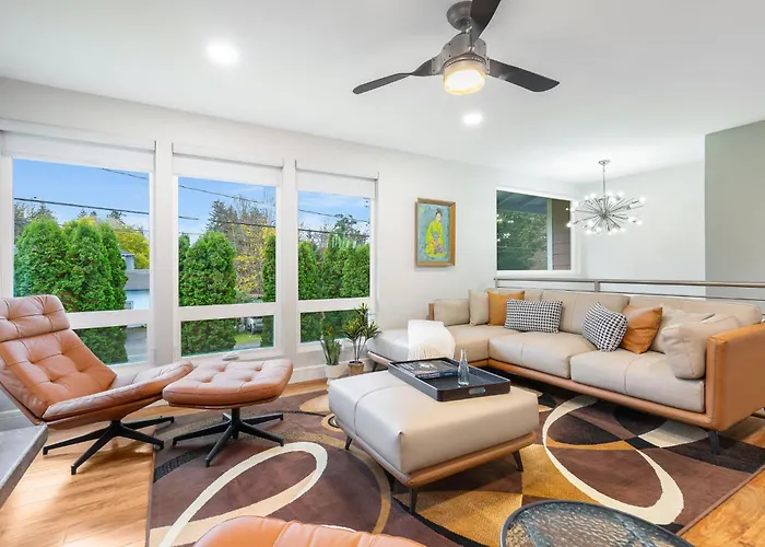 Relaxing 3Bd West Seattle Escape