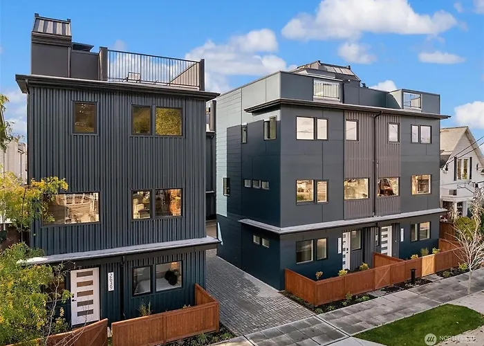 Alki Beach Front Townhome