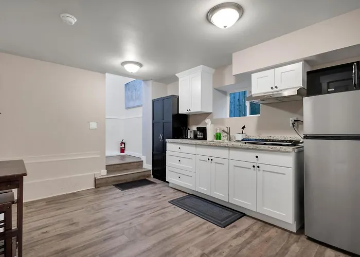 Judkins Retreat Private Rooms - Close To Downtown