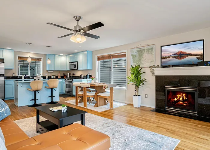 Modern Luxury Near Green Lake, Seattle