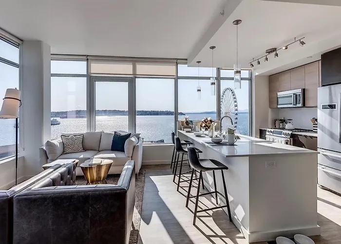 Luxury 1Bedroom 1Bath Ferris Wheel Water Views