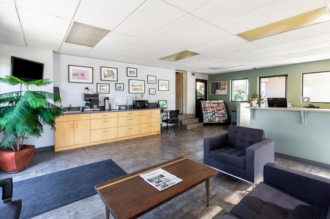 The Grove West Motel 2*