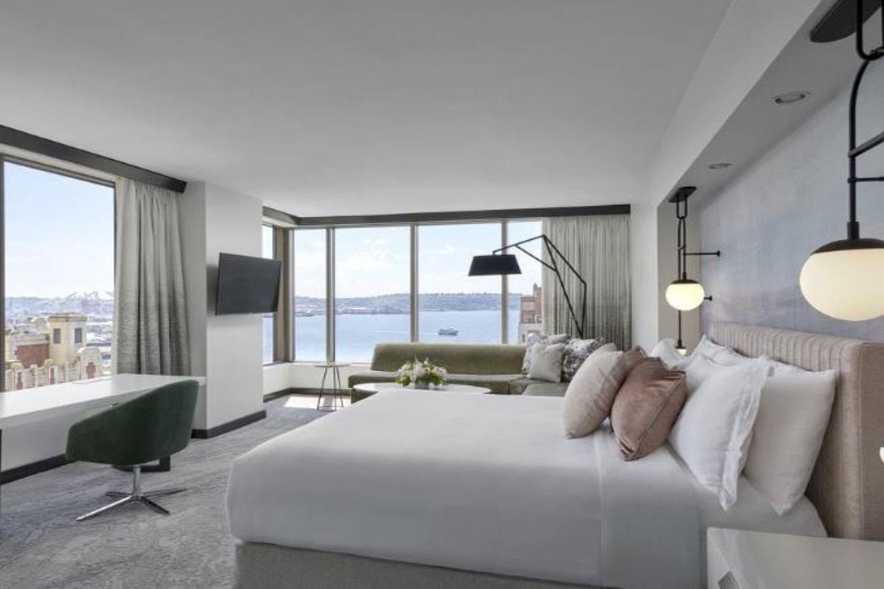 Hotel 1000, Lxr &