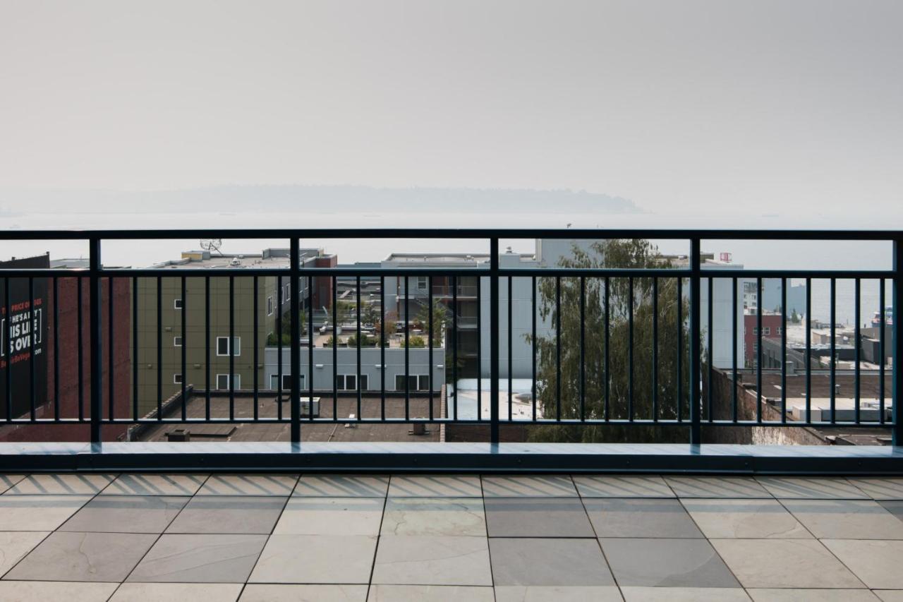 Water View Oasis With Pool & Gym Near Cruise In Heart Of Apartment