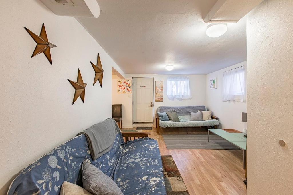 Urban Village- Unit B- Vista- Union- Sleeps 6 Seattle