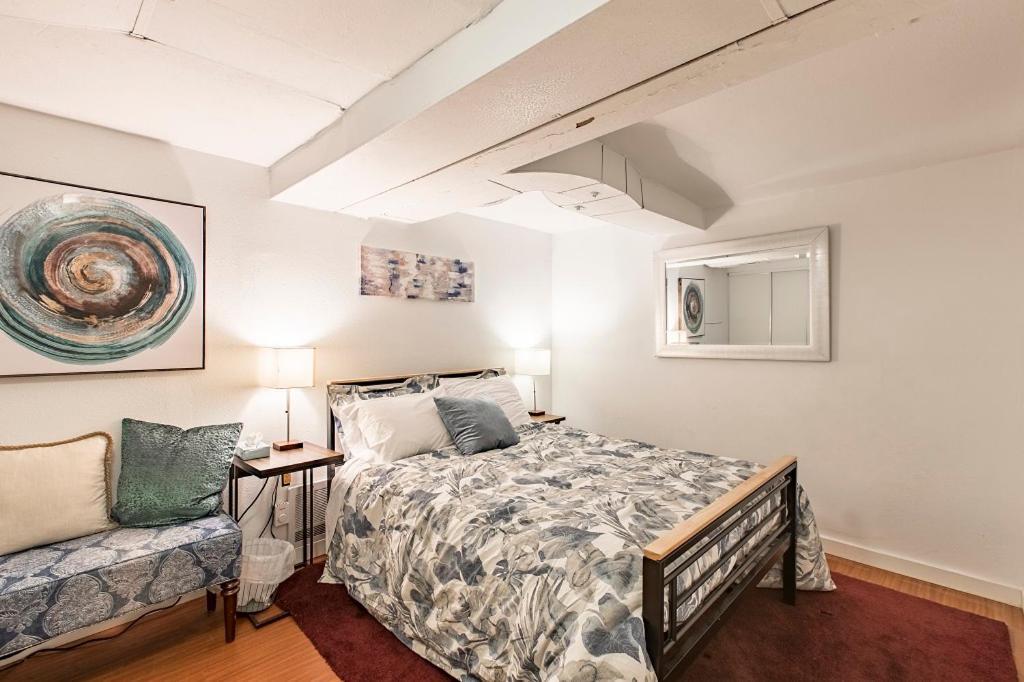 Urban Village- Unit B- Vista- Union- Sleeps 6 Apartment
