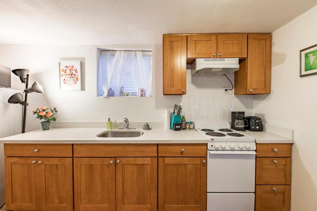 Urban Village- Unit B- Vista- Union- Sleeps 6