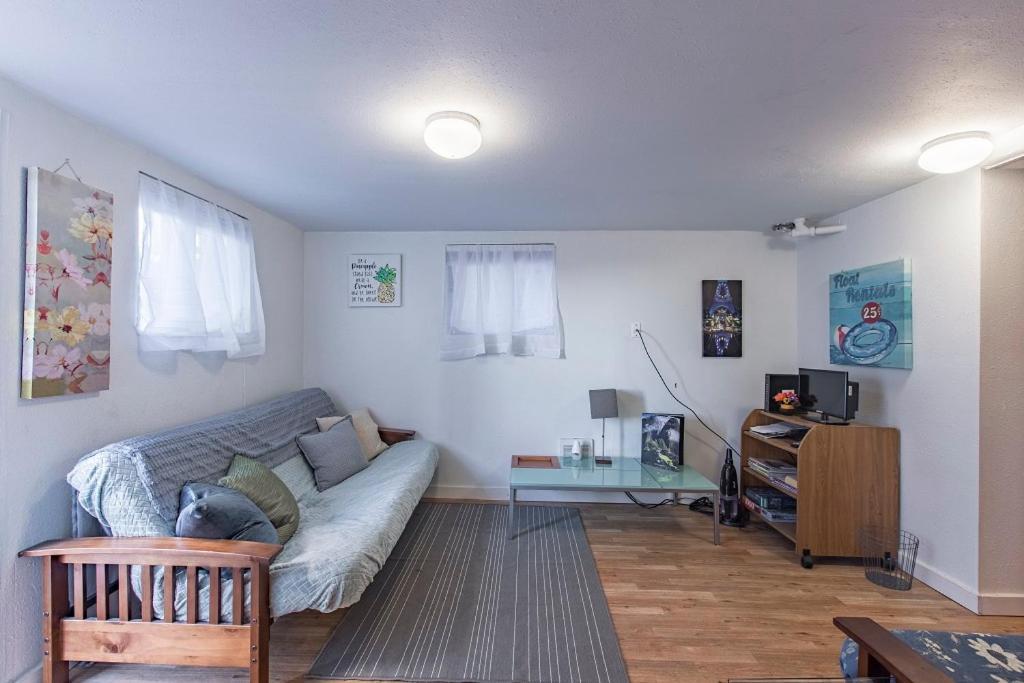 Apartment Urban Village- Unit B- Vista- Union- Sleeps 6 Seattle