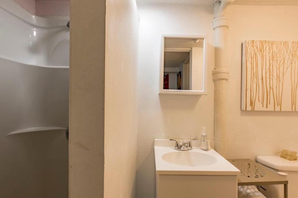 Urban Village- Unit B- Vista- Union- Sleeps 6 Apartment Seattle