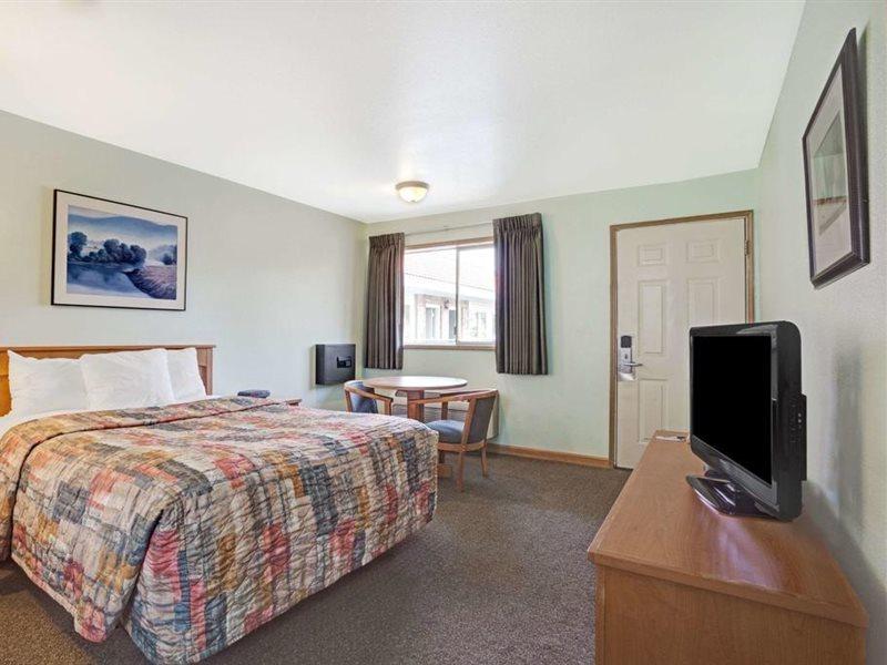 Travelodge By Wyndham North Of Downtown 2*