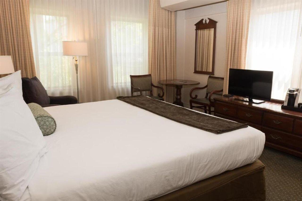 The At Virginia Mason Inn 2*