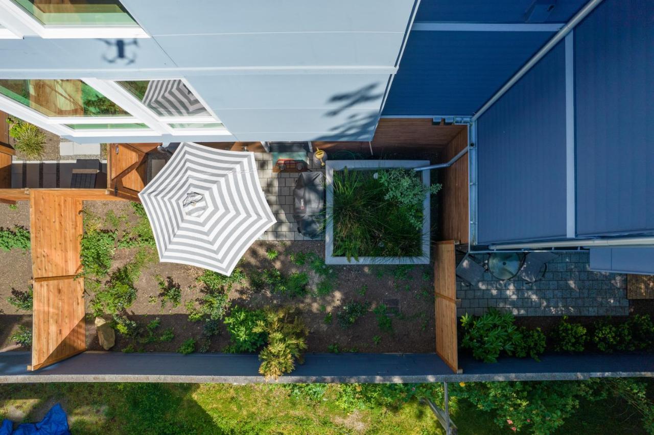 Rooftop Patio With Waterview, Private Garden & Grill 3br 3ba- Modern Cityscape Holiday home Seattle