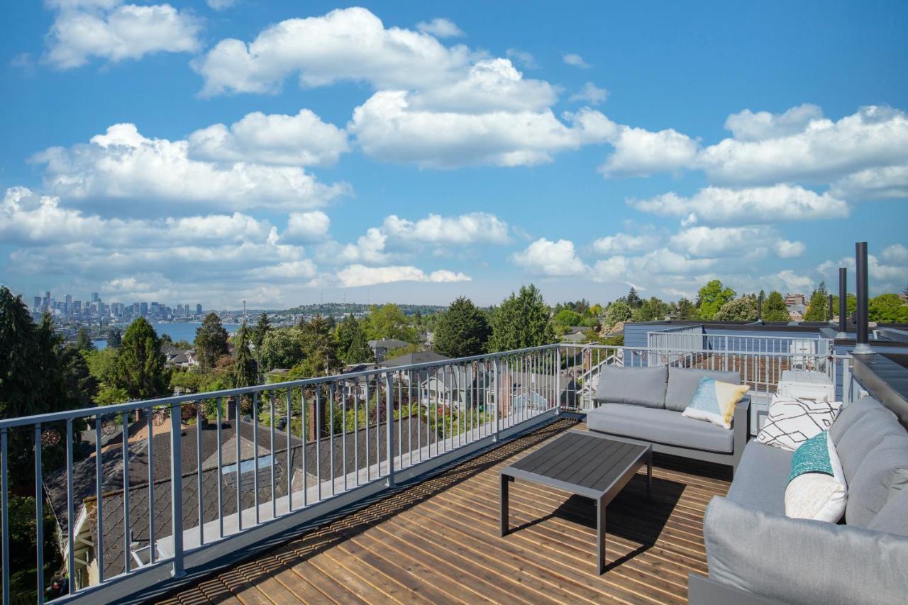 Holiday home Rooftop Patio With Waterview, Private Garden & Grill 3br 3ba- Modern Cityscape Seattle