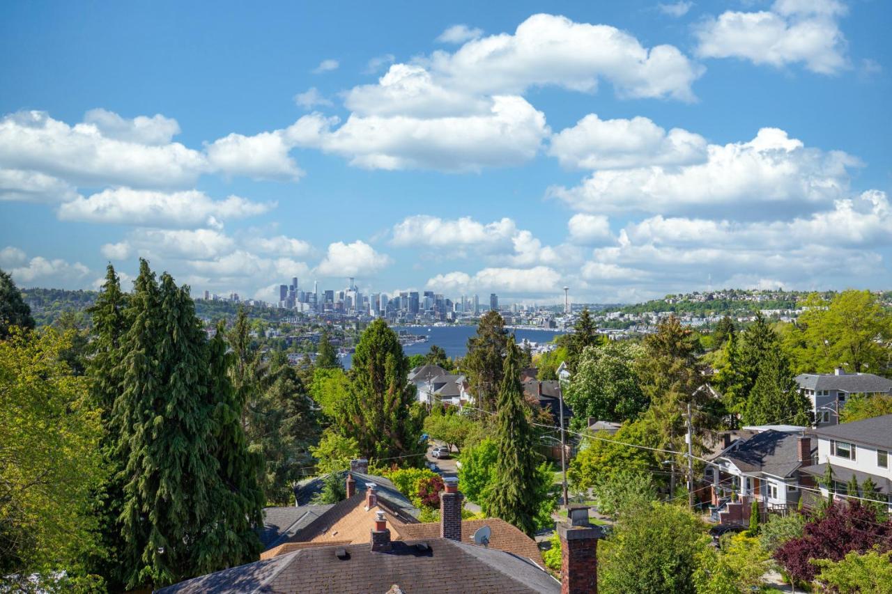 Rooftop Patio With Waterview, Private Garden & Grill 3br 3ba- Modern Cityscape *