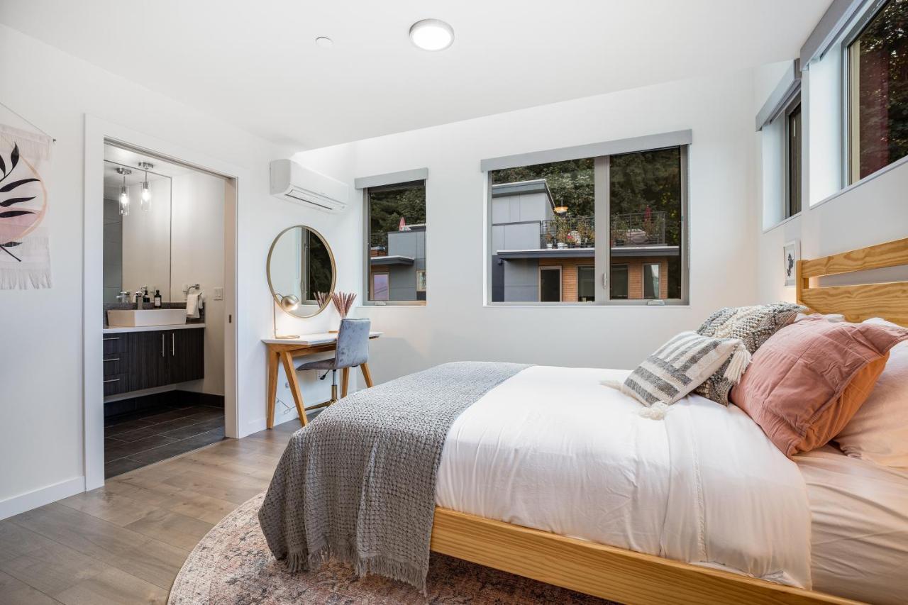 Alki Escape Romantic Waterfront Getaway For 2 Holiday home Seattle