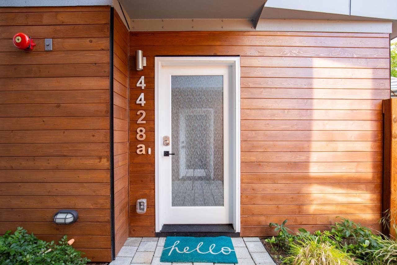 Rooftop Patio With Waterview, Private Garden & Grill 3br 3ba- Modern Cityscape Holiday home