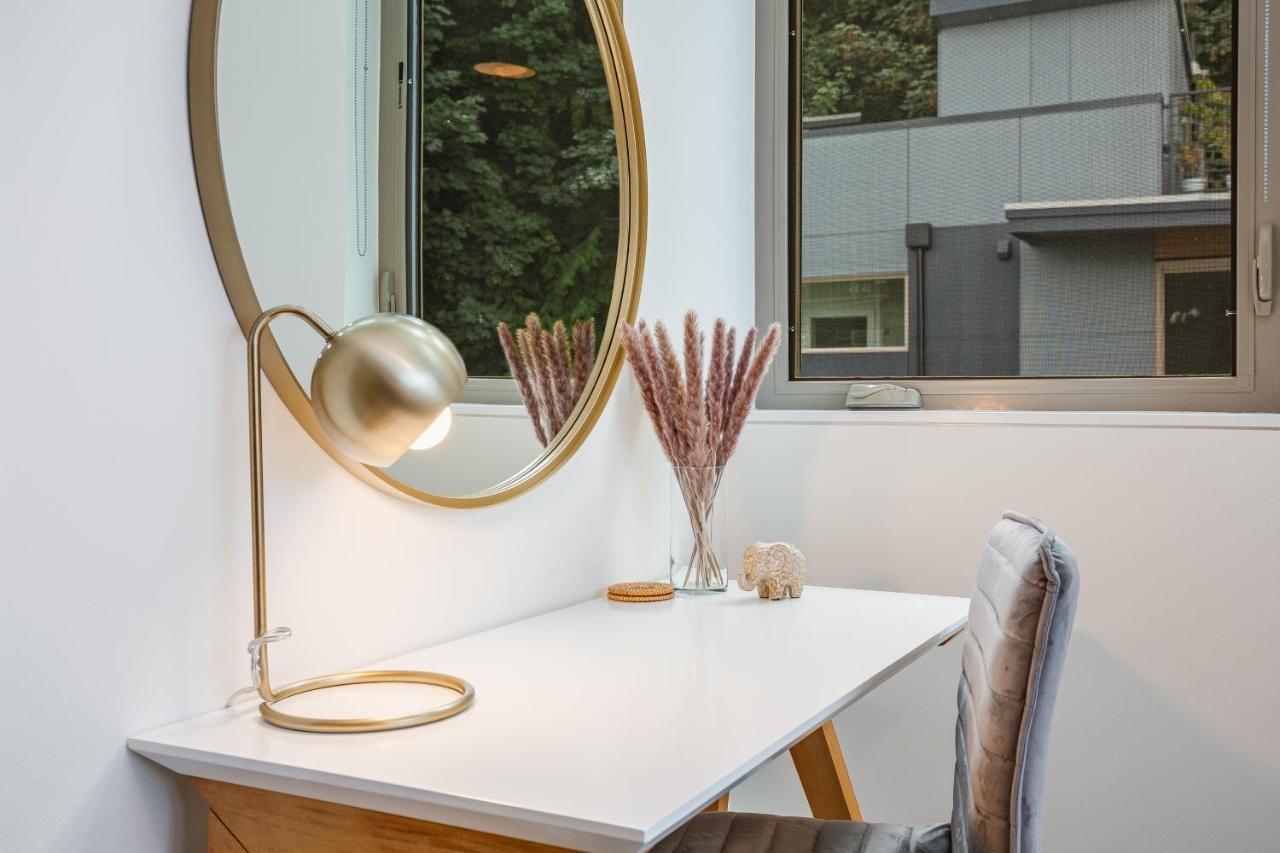 Alki Escape Romantic Waterfront Getaway For 2 Holiday home *