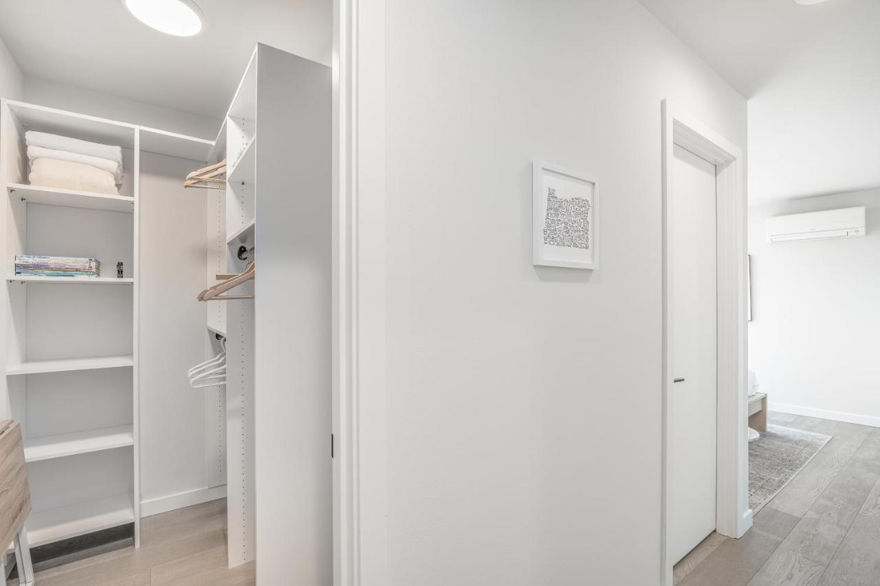 Rooftop Patio With Waterview, Private Garden & Grill 3br 3ba- Modern Cityscape * Seattle