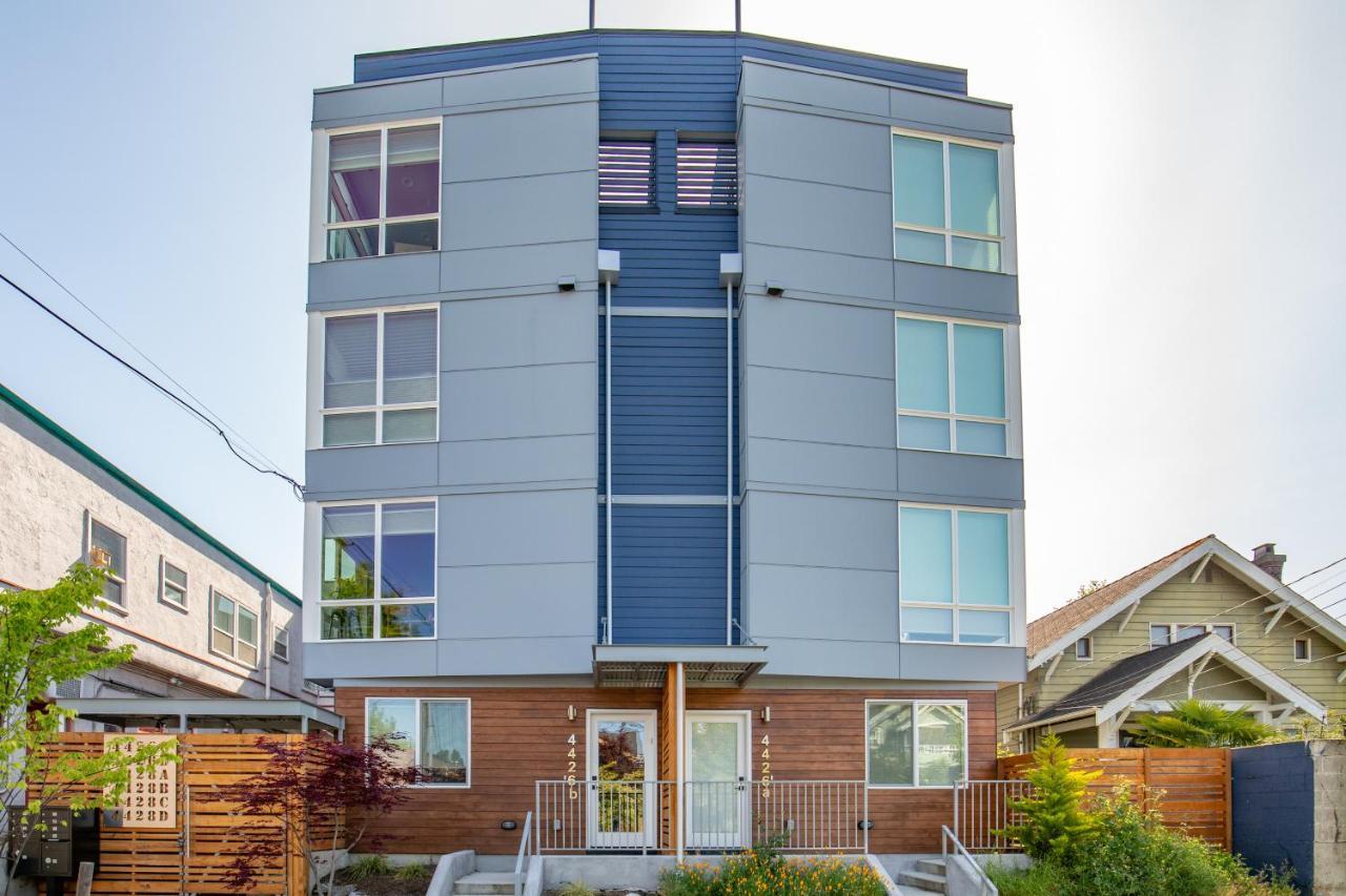 Holiday home Rooftop Patio With Waterview, Private Garden & Grill 3br 3ba- Modern Cityscape Seattle
