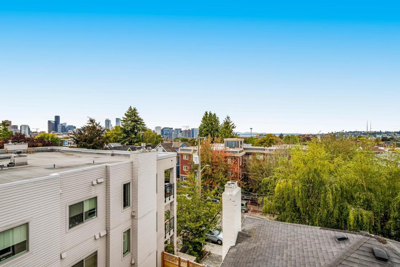 Capitol Hill Rooftop R & R Holiday home