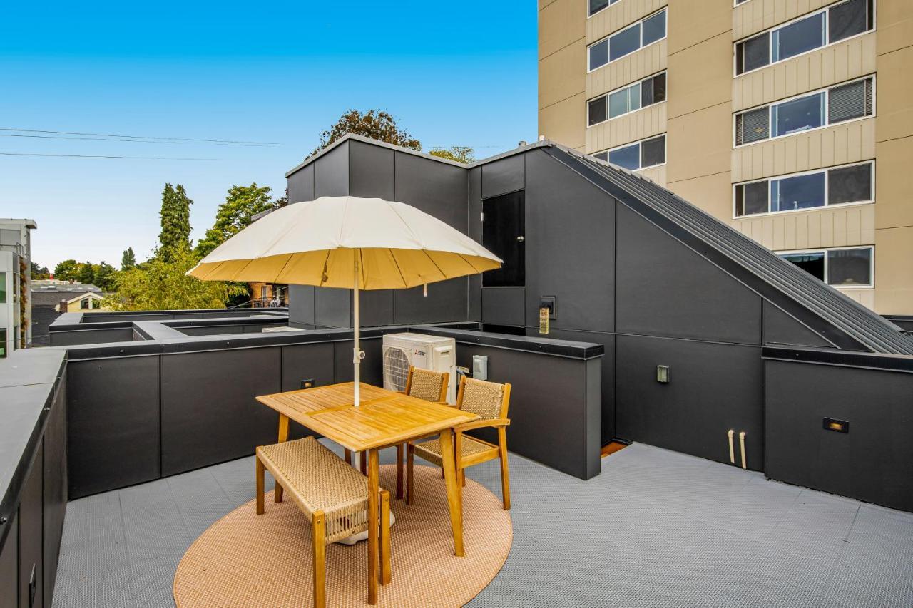 Capitol Hill Rooftop R & R * Seattle
